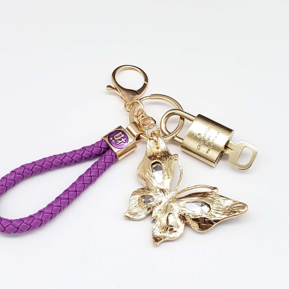 LV Authentic Gold Padlock 🔒 Key Set w/ Unbranded Butterfly Keychain Charm - Picture 5 of 6